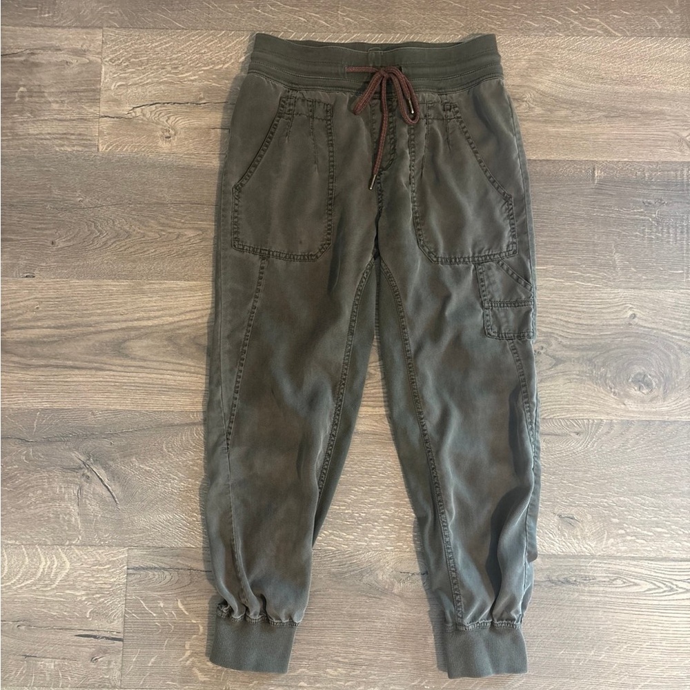Anthropologie army green joggers in soft lyocell, XS
